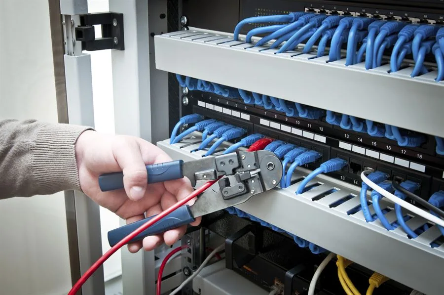 Brassage d’un réseau d’entreprise sur baie informatique